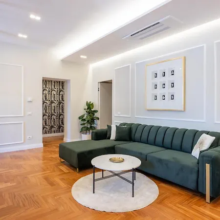 71 Penthouse - Completely Renovated * Rome