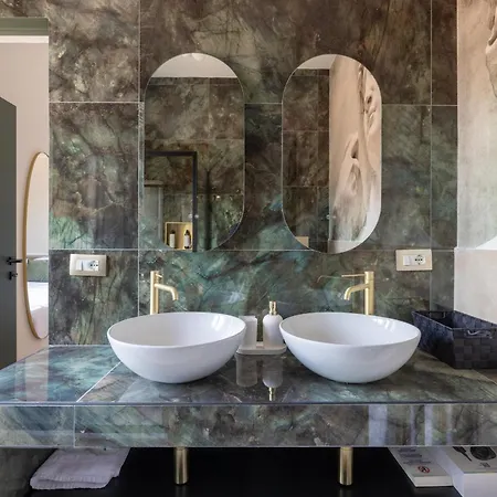 71 Penthouse - Completely Renovated Appartement